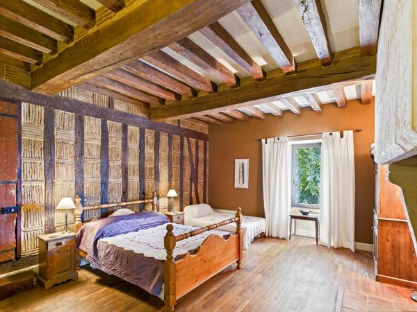 Propriété d’exception du Moyen Âge en bord de rivière – Maison d’amis, piscine à débordement et dépendance – Proche Bergerac