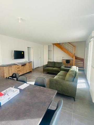 Maison Saran 1 pièce(s) 120 m2 divisée en 4 chambres