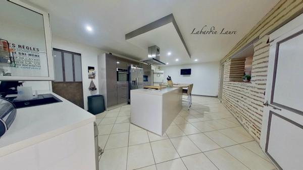Maison de 300m2, 5 chambres, dépendances à CAUMONT-SUR-GARONNE (47)