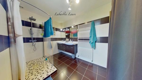 Maison de 300m2, 5 chambres, dépendances à CAUMONT-SUR-GARONNE (47)