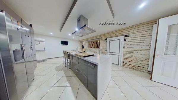 Maison de 300m2, 5 chambres, dépendances à CAUMONT-SUR-GARONNE (47)