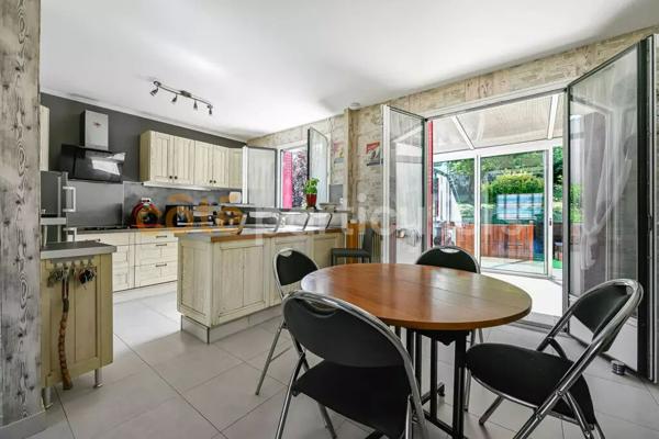 Vente Maison200 m² - 9 Pièces - RUEIL MALMAISON (92500)