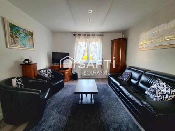 MAISON FAMILIALE - T6 - JARDIN - PISCINE - GARAGES