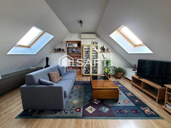 MAISON FAMILIALE - T6 - JARDIN - PISCINE - GARAGES