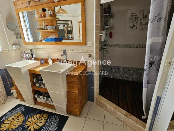 Maison à LA ROCHE-SUR-YON, 85000 - 5 pièces 166m²