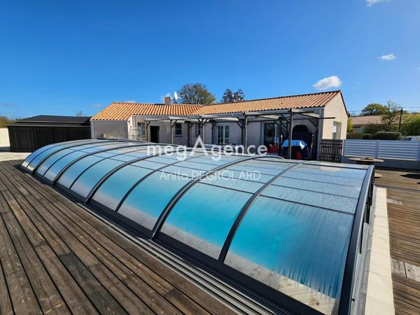 Maison à LA ROCHE-SUR-YON, 85000 - 5 pièces 166m²