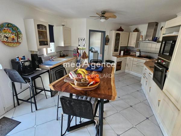 Maison à LA ROCHE-SUR-YON, 85000 - 5 pièces 166m²