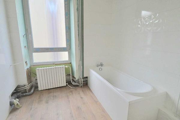 Bel appartement rénové – Petite copropriété