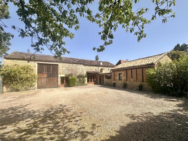 Périgourdine rénovée et grande piscine proche Bergerac