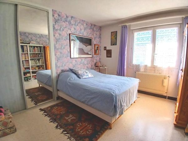 Maison spacieuse en pierre de taille avec piscine, à quelques minutes d'Angoulême