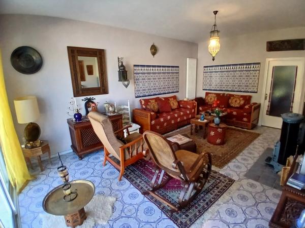 Maison spacieuse en pierre de taille avec piscine, à quelques minutes d'Angoulême