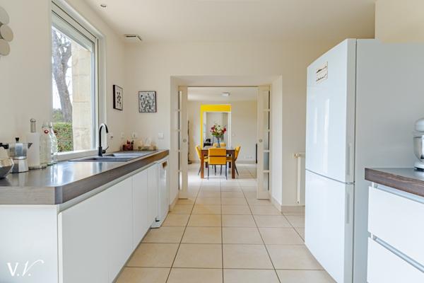Maison à vendre 945 000 € Saint-Loubès 7 p 250 m² DPE C