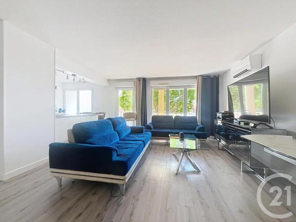Appartement T4 à vendre  4 pièces - 87 m 2   FREJUS  - 83
