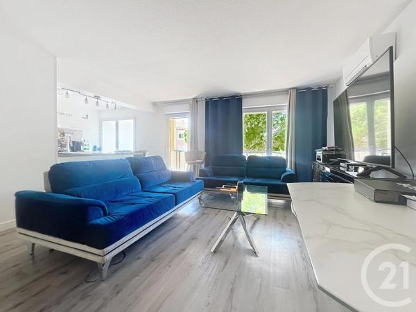 Appartement T4 à vendre  4 pièces - 87 m 2   FREJUS  - 83
