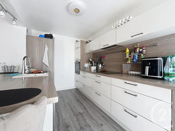 Appartement T4 à vendre  4 pièces - 87 m 2   FREJUS  - 83