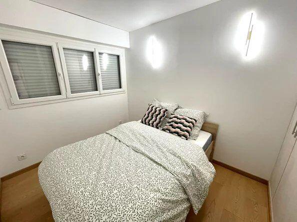 Location                                                      Appartement
                        
                     3 pièces                      54 m2                     à Courbevoie