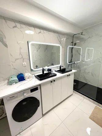 Location                                                      Appartement
                        
                     3 pièces                      54 m2                     à Courbevoie