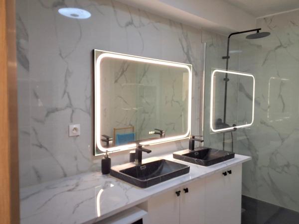 Location                                                      Appartement
                        
                     3 pièces                      54 m2                     à Courbevoie
