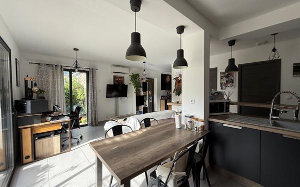 Appartement à vendre    3 pièces • 73 m2 Santa-Maria-di-Lota