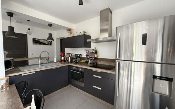 Appartement à vendre    3 pièces • 73 m2 Santa-Maria-di-Lota