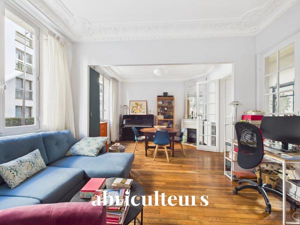 4 pièces au calme sur cour arborée Charme de l’ancien Paris 15e Convention 72 m²