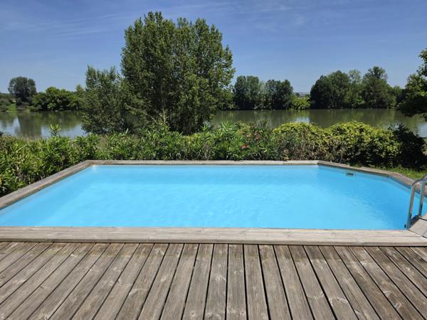 Grande maison de caractère entre canal et Garonne dans le Lot-et-Garonne