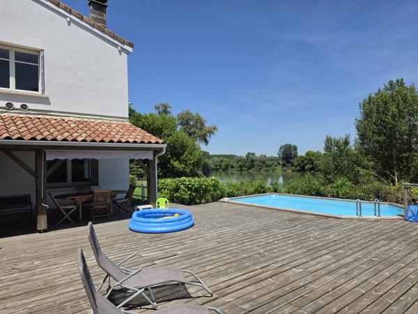 Grande maison de caractère entre canal et Garonne dans le Lot-et-Garonne