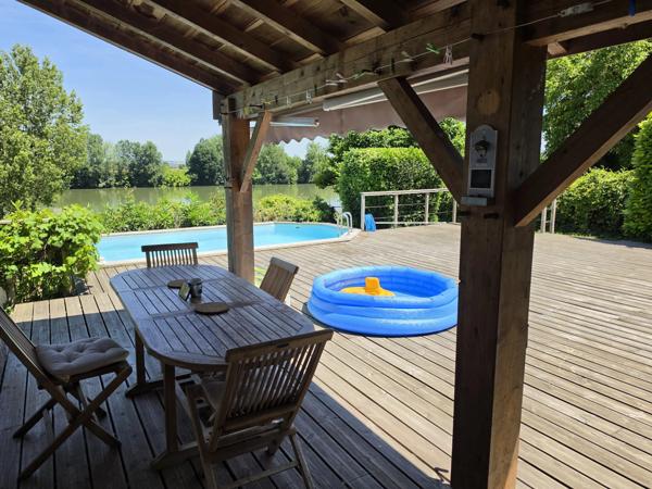 Grande maison de caractère entre canal et Garonne dans le Lot-et-Garonne