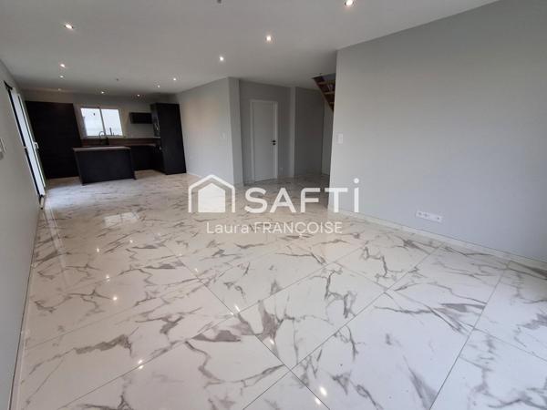 Maison de 121 m2  4 chambres