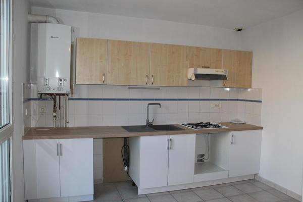 BEL APPARTEMENT EN CENTRE VILLE AVEC 1 PARKING + CAVE+ CLIM - ASCENSEUR