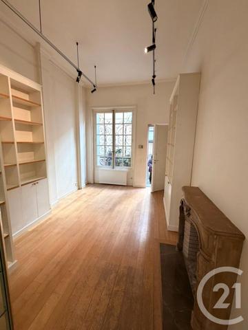 Appartement Autre à vendre  3 pièces - 72 m 2   PARIS  - 75007