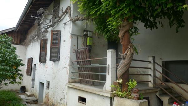FAVERGES. MAISON DE VILLAGE A REHABILITER AVEC JARDIN