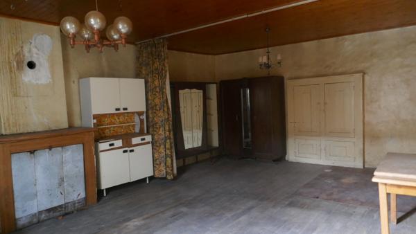 FAVERGES. MAISON DE VILLAGE A REHABILITER AVEC JARDIN