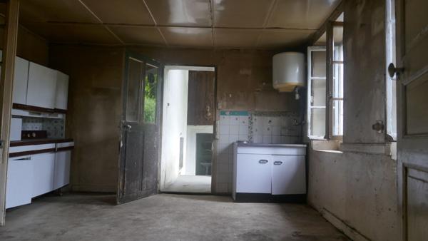 FAVERGES. MAISON DE VILLAGE A REHABILITER AVEC JARDIN