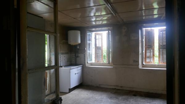 FAVERGES. MAISON DE VILLAGE A REHABILITER AVEC JARDIN