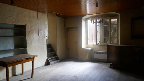 FAVERGES. MAISON DE VILLAGE A REHABILITER AVEC JARDIN