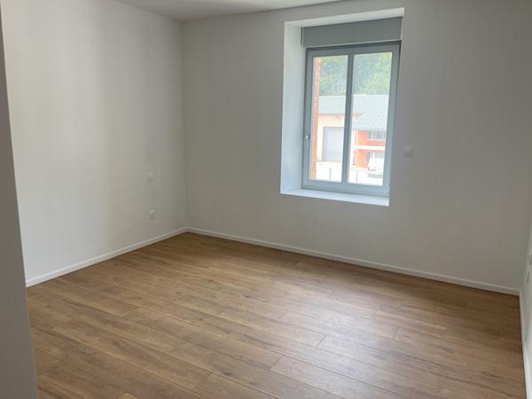 À vendre : Appartement spacieux de 4 pièces à LA CLUSE-ET-MIJOUX !