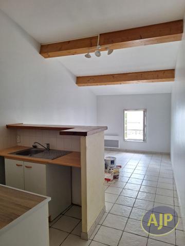 Location appartement Pons : 405 € - AJP Immobilier Pons