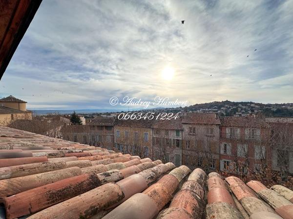 MANOSQUE centre, luminosité et charme intemporel pour ce DUPLEX de 73 m² avec de beaux volumes