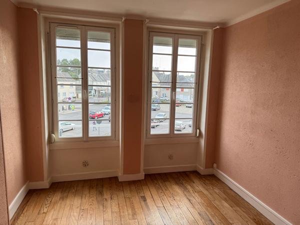 Appartement en triplex centre Trévières
