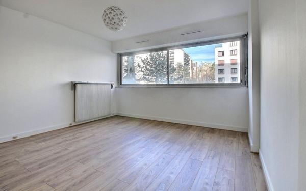 Appartement à vendre    2 pièces • 51,97 m2 Paris 15