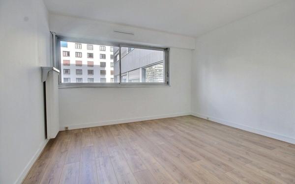 Appartement à vendre    2 pièces • 51,97 m2 Paris 15