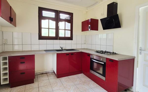 Maison à louer    3 pièces •  Sainte-Rose