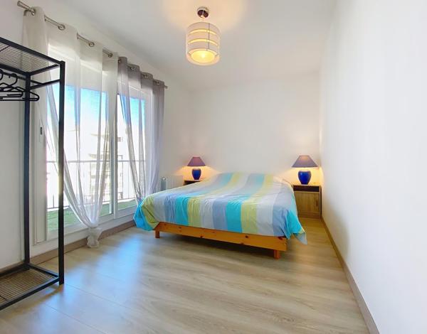 T3 entièrement rénové avec terrasse proche Tram A