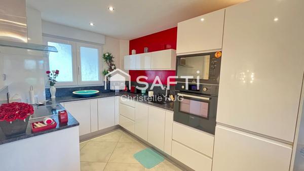 SUPERBE TRIPLEX 4P ENTIREMENT RENOVE