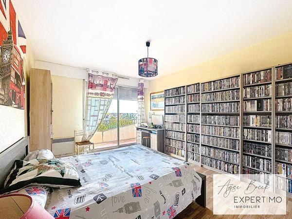 Romans-sur-Isère (26100) **À vendre – Grand T3 traversant avec vue sur le Vercors, Romans-sur-Isère centre, possibilité garage