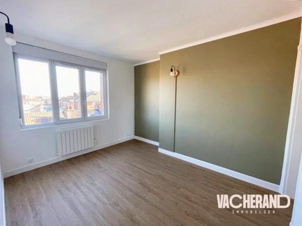 243 RUE DU LONG-POT