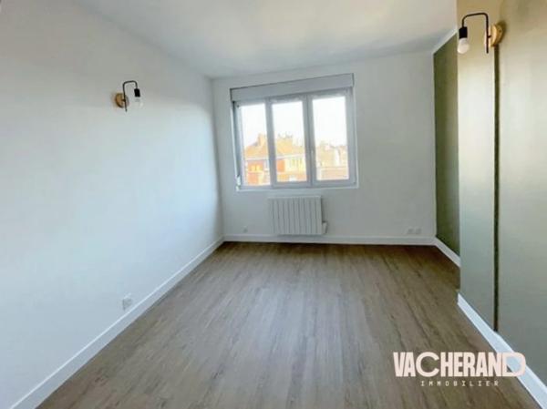 243 RUE DU LONG-POT