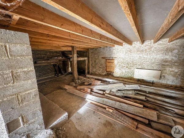 Grange à rénover avec dépendance