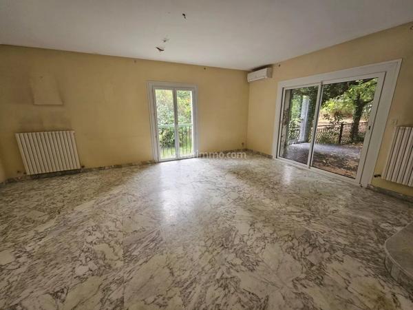 Vente                                                      Villa
                        
                     7 pièces                      200 m2                     à Draguignan